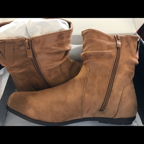 NEW IN BOX Torrid boots 8.5 - Picture 4 of 4